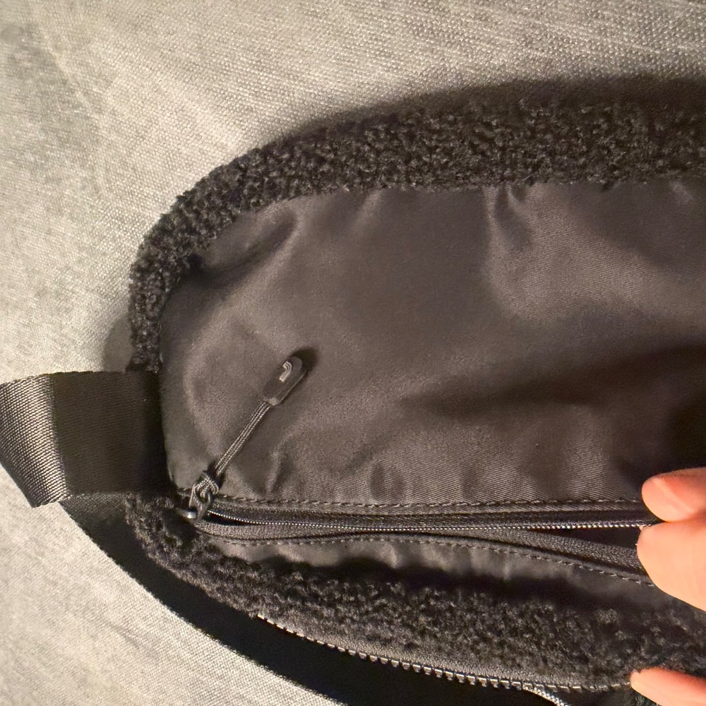 Lole Black Sherpa Belt Bag Fleece Waist Pack Fanny Pack Adjustable Logo Strap - Picture 9 of 11